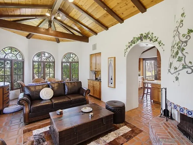 5443 Calzada Del Bosque — Photo 37