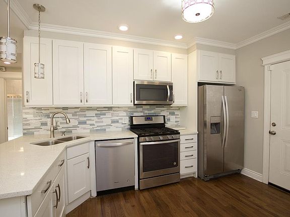 5th image of 625 S Harlem Ave #2