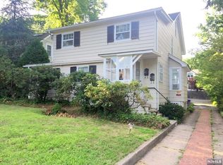 143 Sunset Ln, Tenafly, NJ 07670