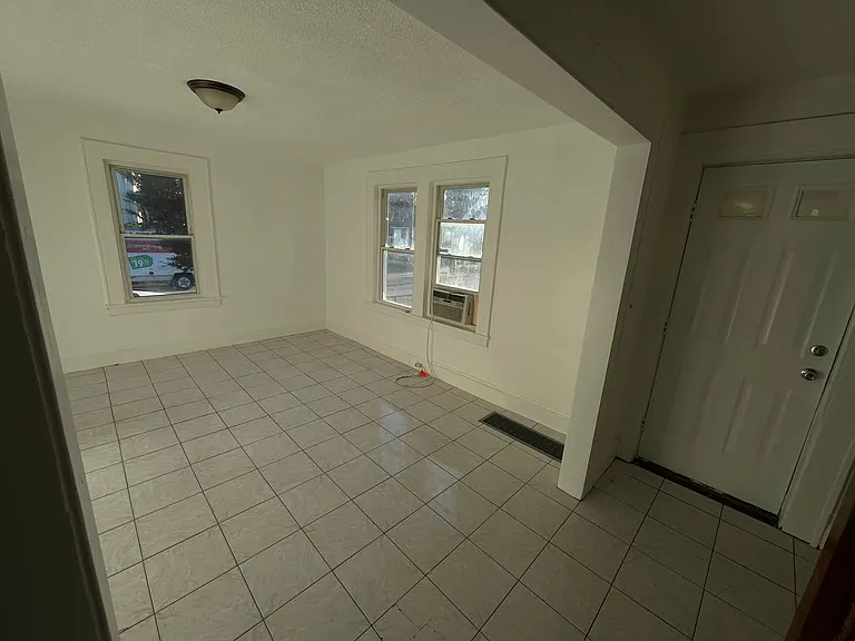 672 Brooks St #672 — Photo 6