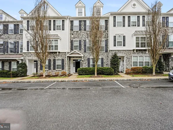 208 Jackdaw Aly #208, Media, PA 19063