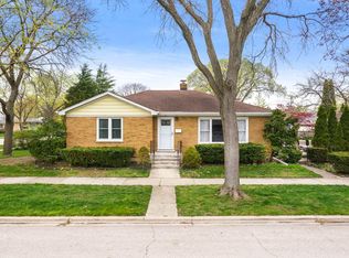 801 Goodwin Dr, Park Ridge, IL 60068