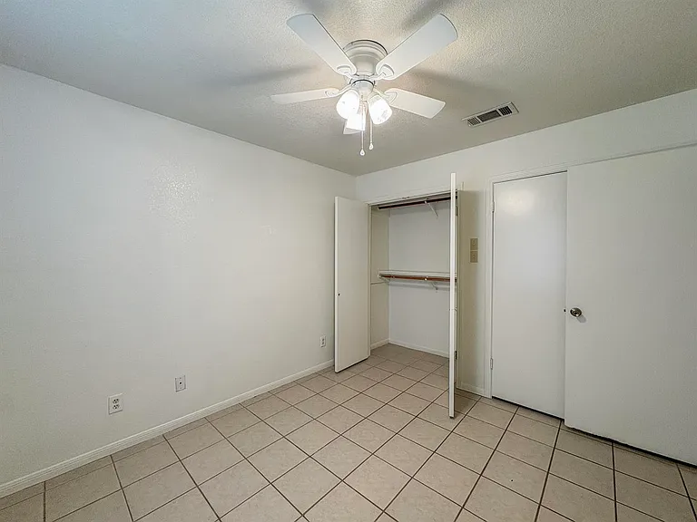406 N Loop Dr #121 — Photo 6