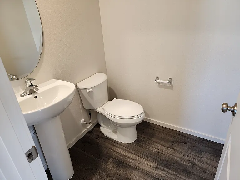 161 Greencrest St NE — Photo 10