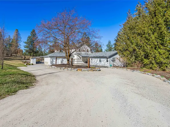 2376 Saucier Rd, Kelowna, BC V1W 4B8