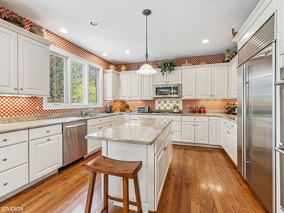 5th image of 2437 Fox Meadow Ct