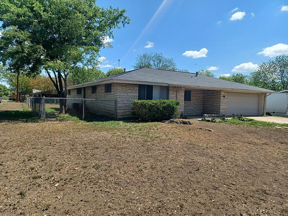 1st image of 612 Bluebonnet Dr