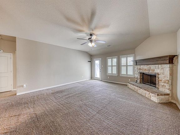 5th image of 2118 Lorrie Ln