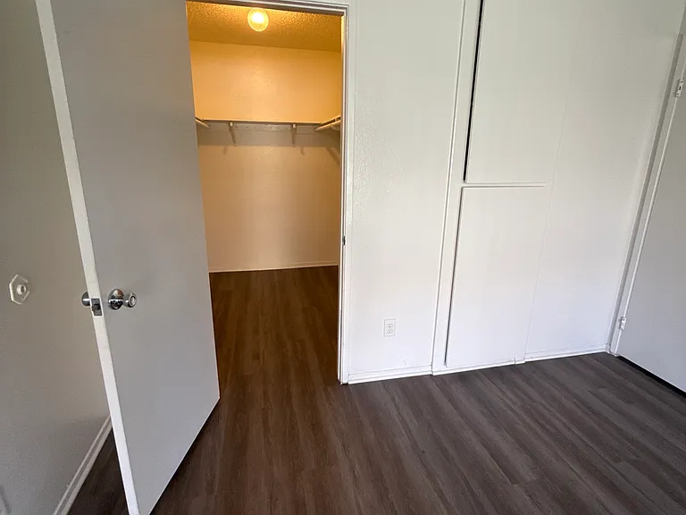 Cerise Apartments — Photo 14