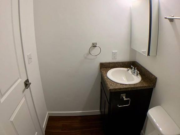 5th image of 419 E 200 S APT 203