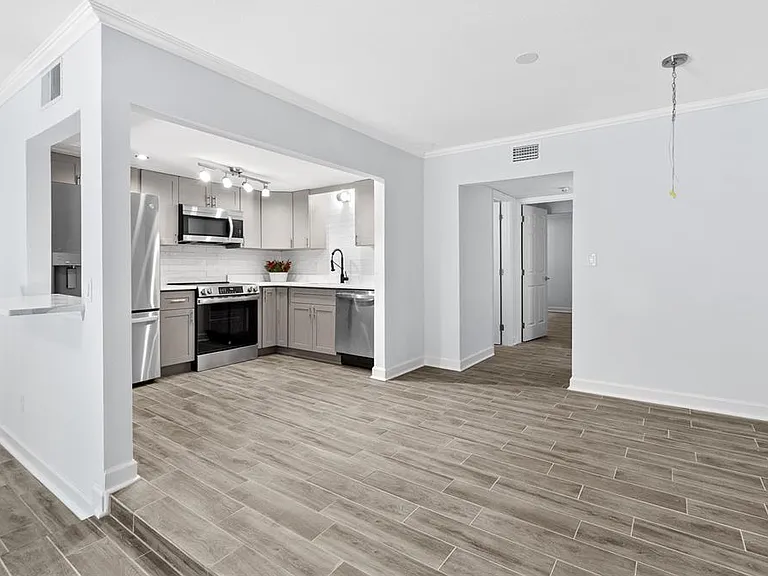 505 Plaza Seville Ct #9 — Photo 9