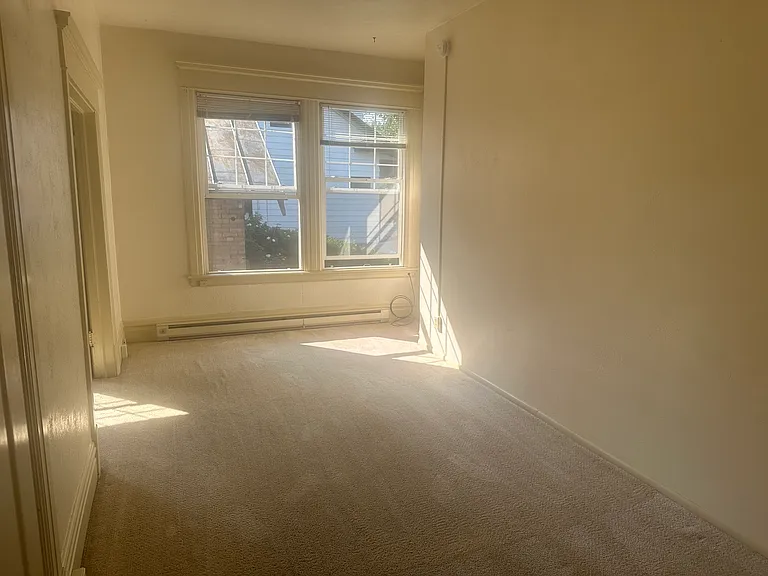 1303 W Hays St — Photo 9