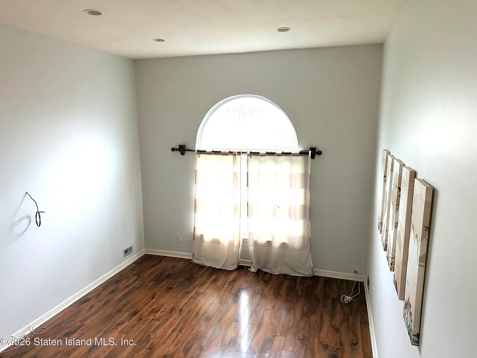 2 bed, 3.0 bath, 1924 sqft, $3,200 — Photo 3