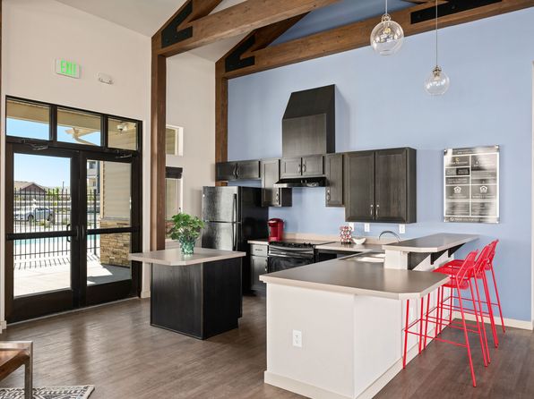 2555 Bella Coola Ln #D330