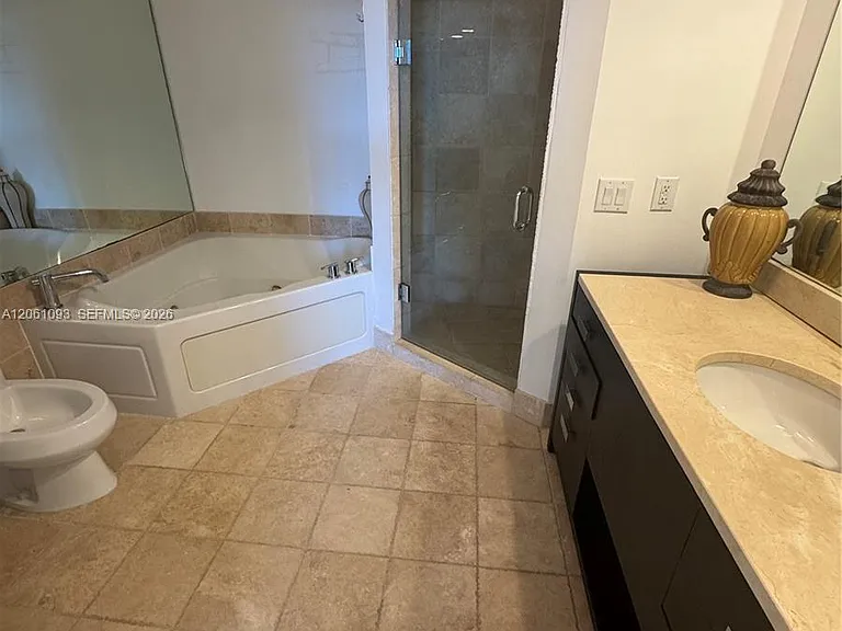 18201 Collins Ave #608 — Photo 7