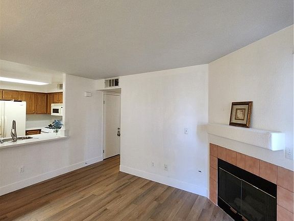 3rd image of 3104 Tarpon Dr Unit 104