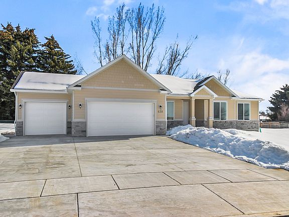 Front Finished home photos are representational images only. See sales agent for details.