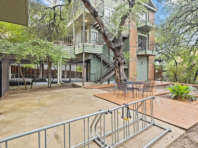 2706 Salado St #210 — Photo 4