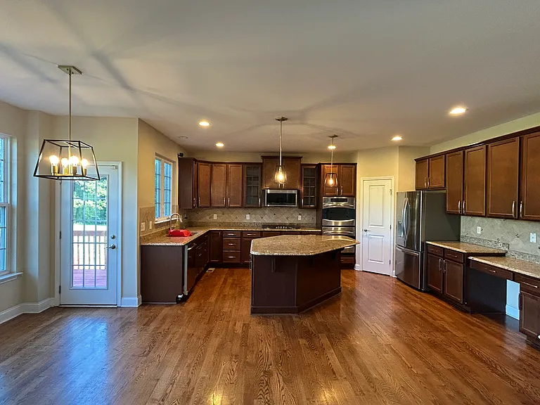 6624 Stonecroft Dr — Photo 6