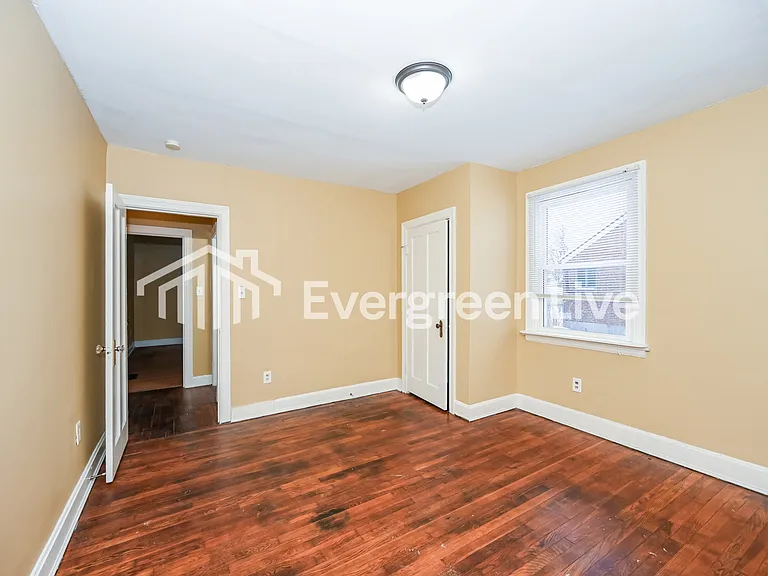 7052 Clovernook Ave — Photo 10
