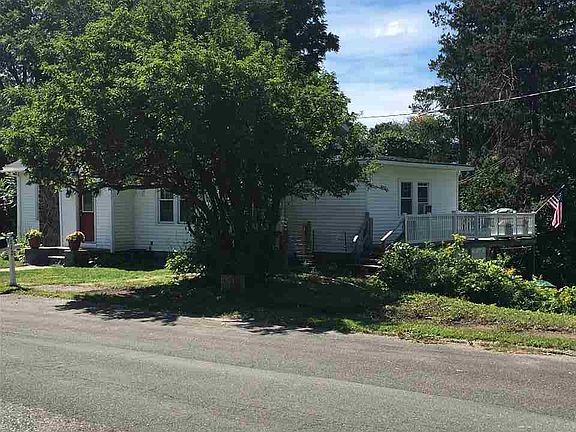 3rd image of 112 S Pearl St