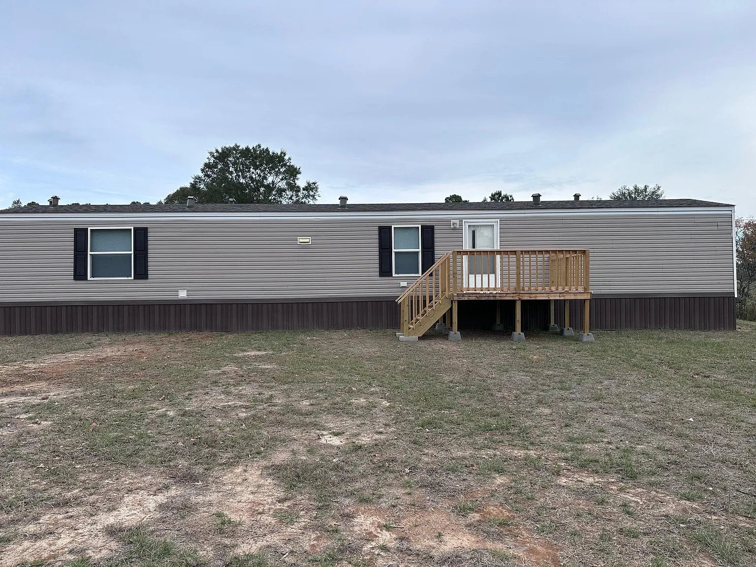 3 bed, 902 sqft, $1,000 — Photo 1