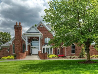 402 Conway Commons Ln, Saint Louis, MO, 63141