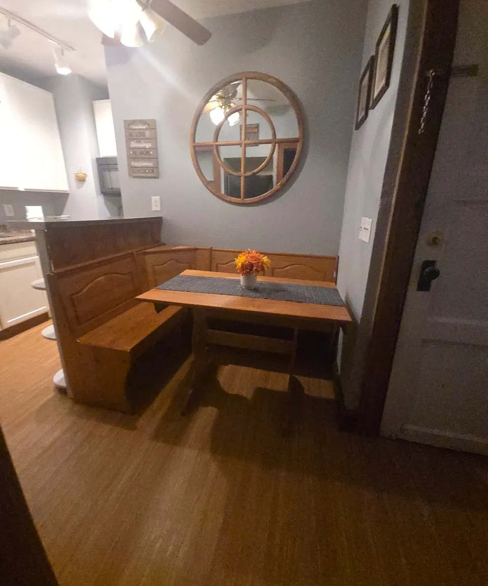 3 bed, 1000 sqft, $2,000 — Photo 2