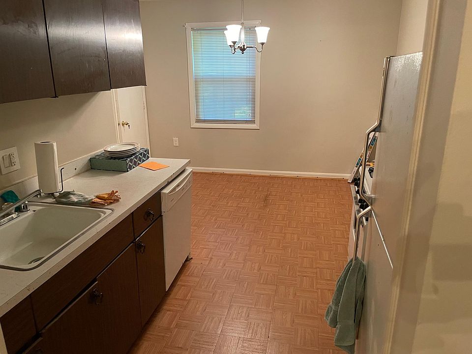 1st image of 878 College Pkwy #1