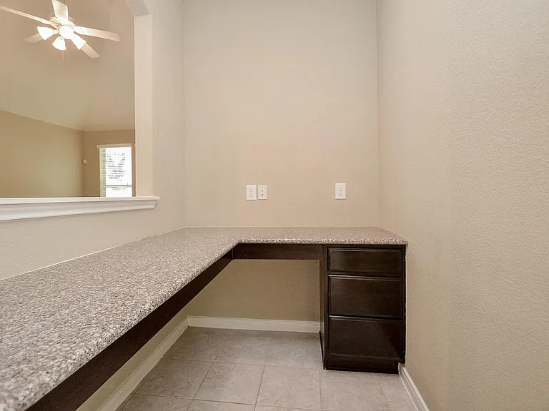 6418 Burgess Heights Ln — Photo 14
