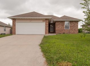 2492 W Brook Ridge St, Springfield, MO 65803