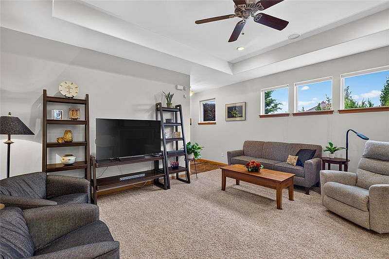 5th image of 2201 Noble Street