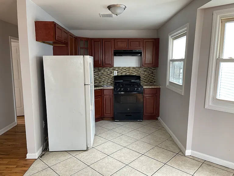 784 S 19th St #2 — Photo 4