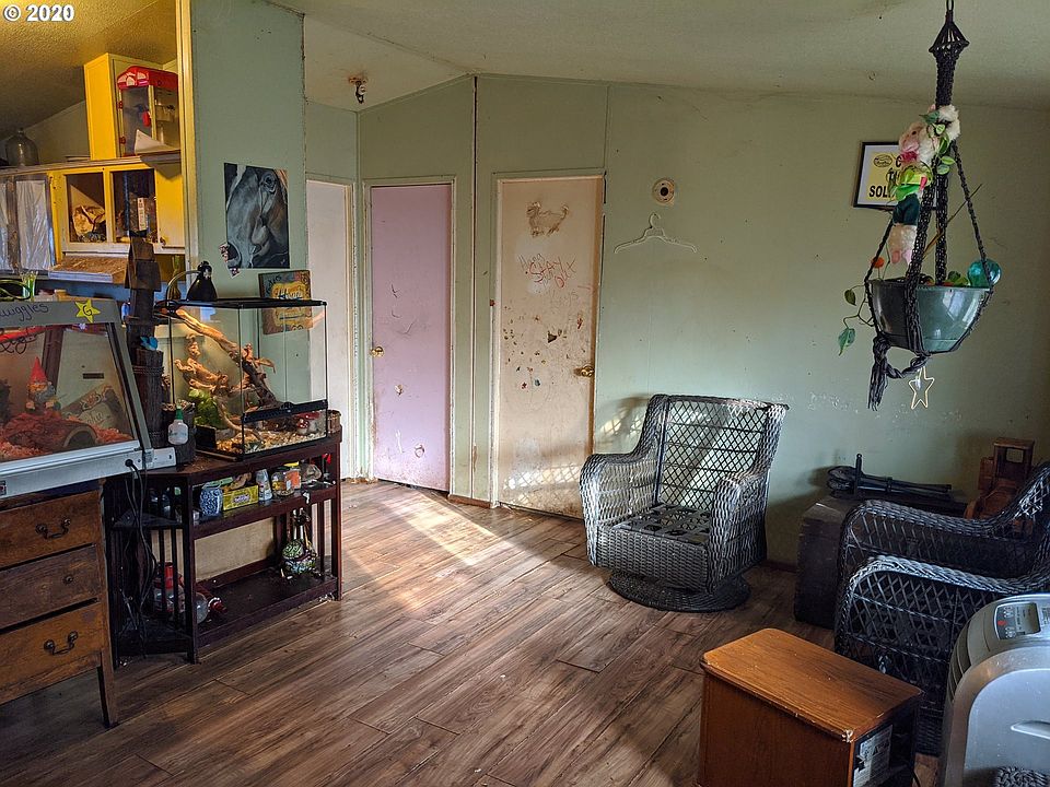 2nd image of 343 Evergreen Ridge Rd
