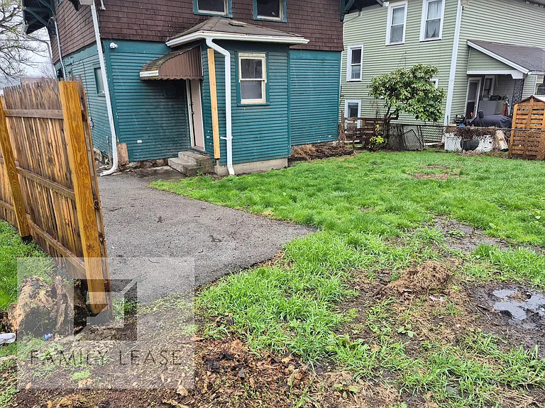 596 Lafayette Ave — Photo 48