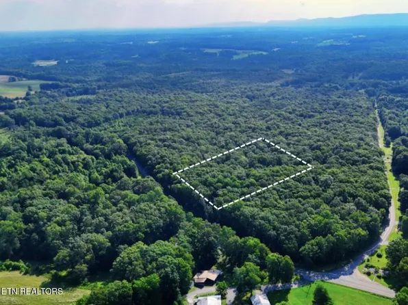 4 Lantana Dr, Crossville, TN 38572