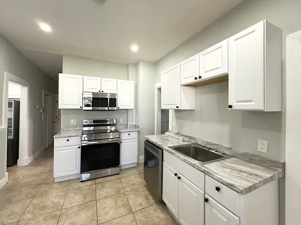 16 Charlotte St APT 2L, Boston, MA 02121