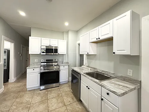 16 Charlotte St #2L Photo 1
