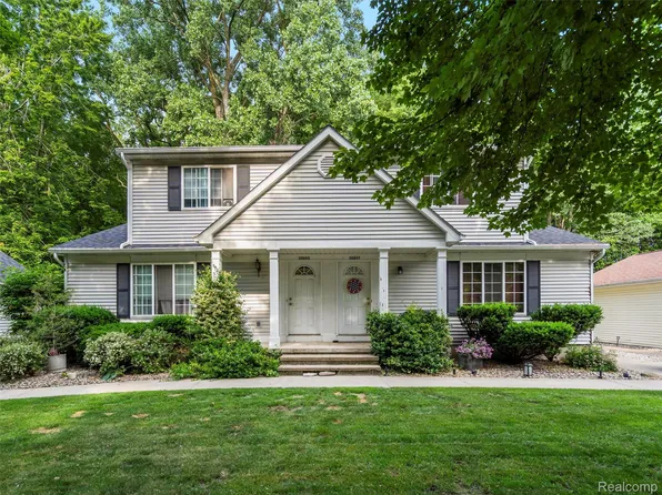 50695 Sass Rd, Chesterfield, MI 48047