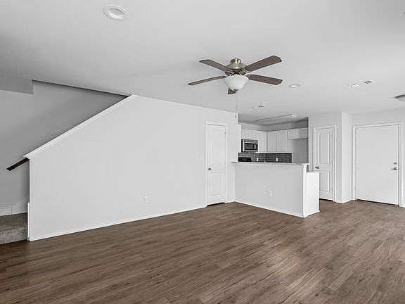 3rd image of 507 W Walker St #75020