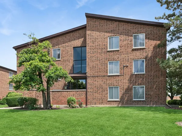 930 Perrie Dr APT 104, Elk Grove Village, IL 60007
