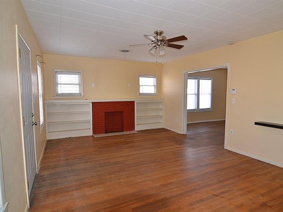 2nd image of 1901 28th St