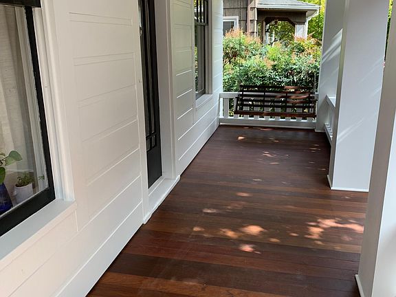 New in summer 2021: IPE porch! Nice swing.