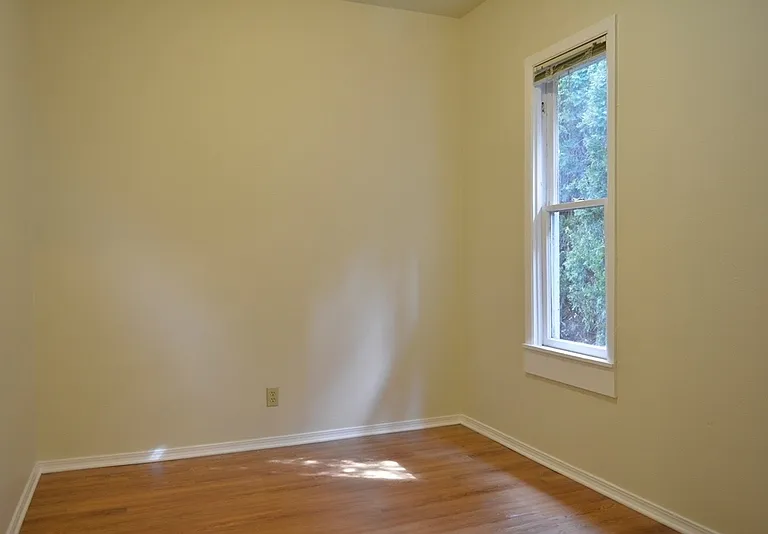 2704 NE Sandy Blvd — Photo 5
