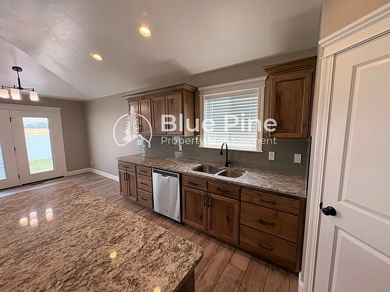 1890 Mesa Canyon Dr — Photo 6