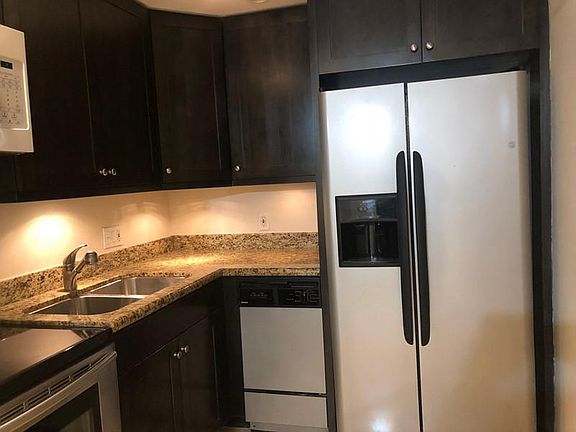 2nd image of 2424 SE 17TH Causeway #103B