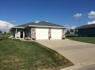 54 Stoneybrook Cir SW, Spencer, IA 51301