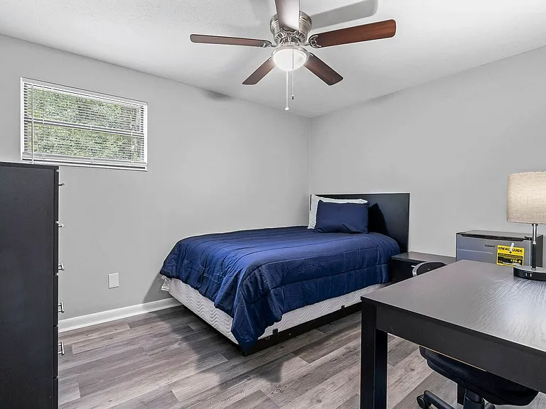 Carol Dr — Photo 4