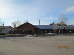 732 Mountain View Cir, Salmon, ID 83467