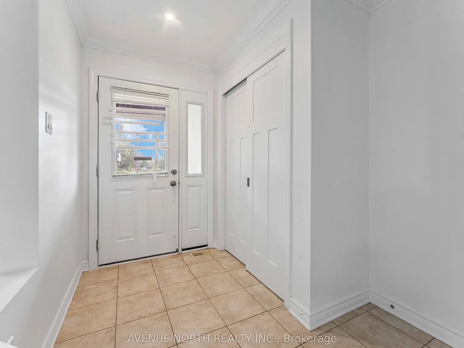 4 bed, $3,000 — Photo 2